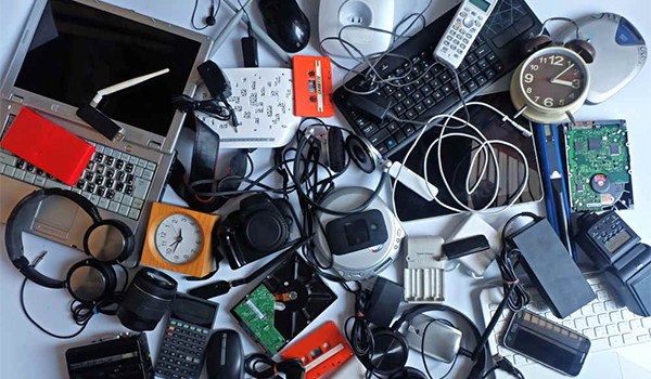 لماذا يجب استخدام غرفة اختبار درجة الحرارة العالية والمنخفضة للتحقق من المنتجات الإلكترونية ؟